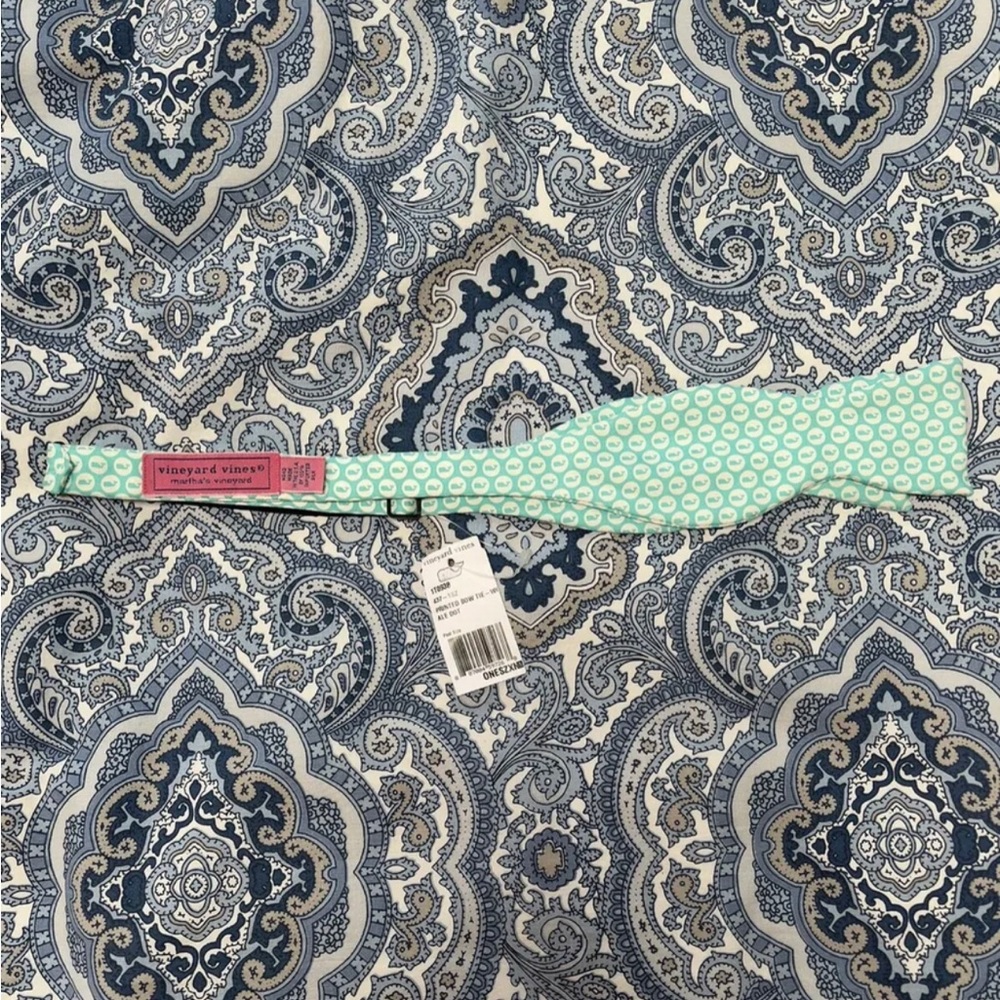 Vineyard vines bow tie